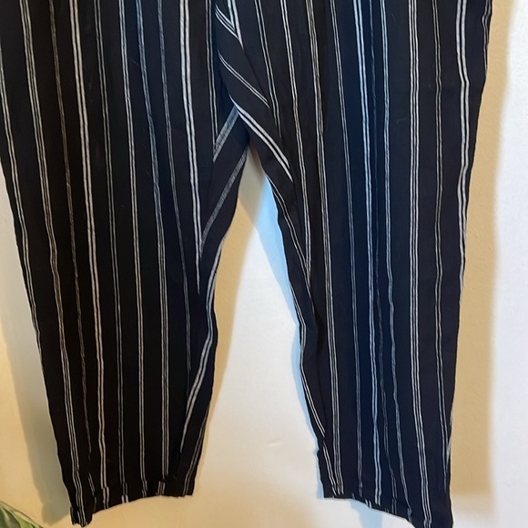 🎄MAURICES LINEN BLEND BELTED PANTS - Picture 3 of 6